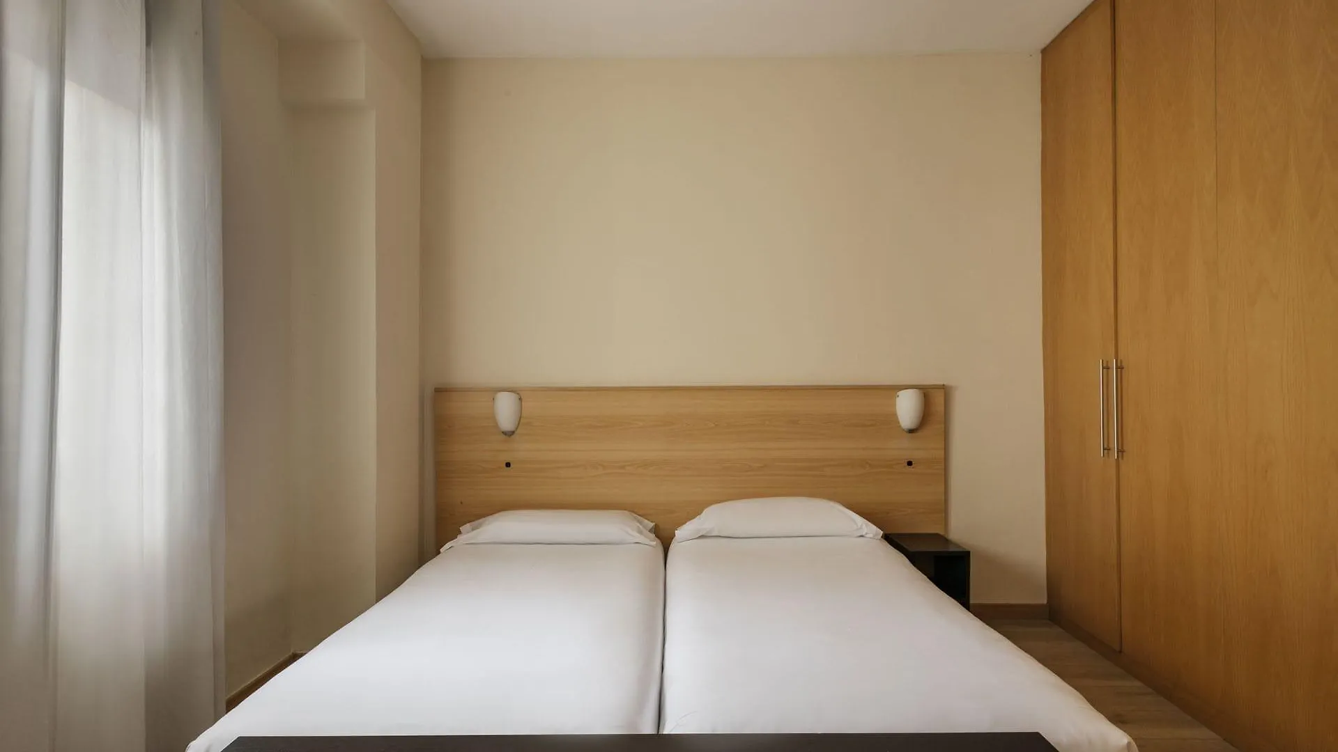 Villarroel Apartments 巴塞罗那 3*,