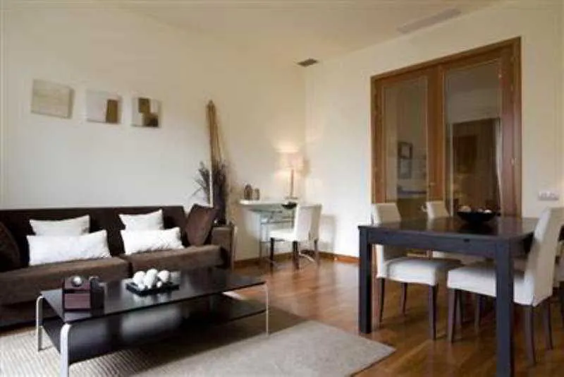 Villarroel Apartments 巴塞罗那 酒店