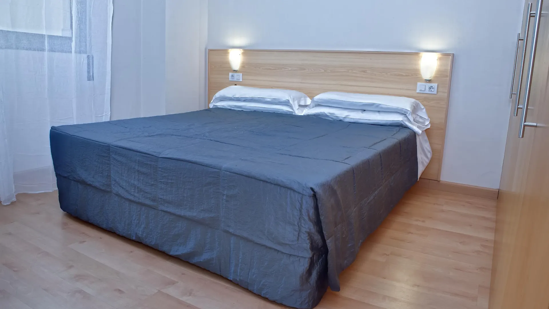 ホテル Villarroel Apartments バルセロナ
